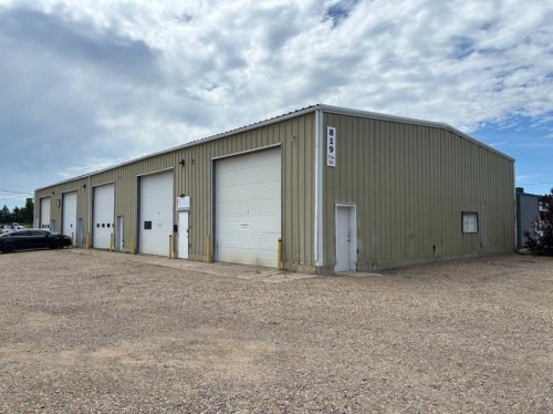 819 3 Avenue East, Brooks, AB 