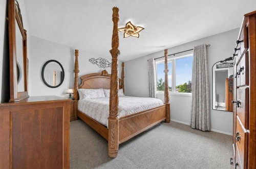 1976 Parkside Close, Coaldale, AB 