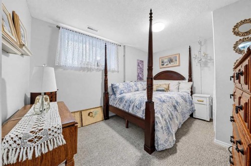1976 Parkside Close, Coaldale, AB 