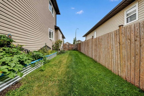 1976 Parkside Close, Coaldale, AB 