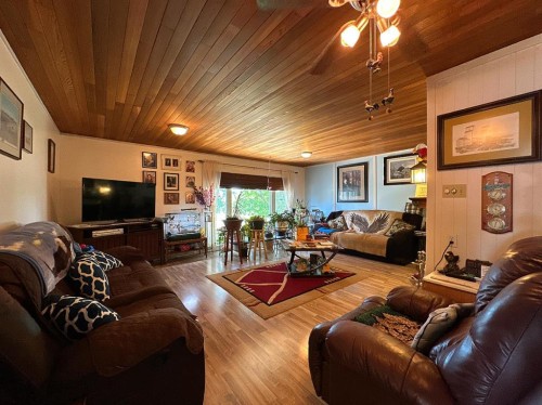 379N 300 E, Raymond, AB 
