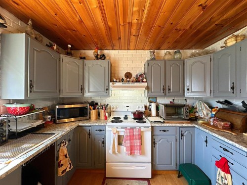 379N 300 E, Raymond, AB 