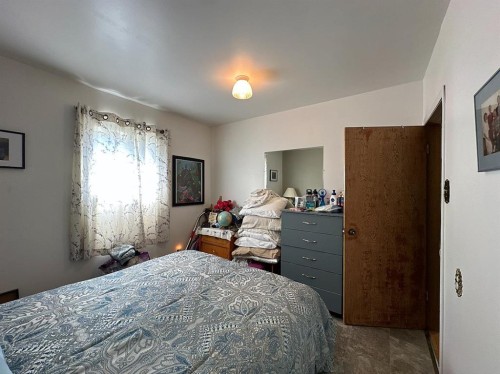 379N 300 E, Raymond, AB 