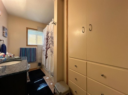 379N 300 E, Raymond, AB 