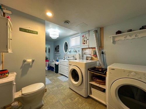 379N 300 E, Raymond, AB 