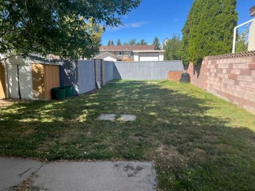 9 Sheridan Road West, Lethbridge, AB 