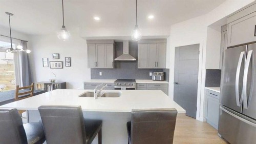 1219 Pacific Circle West, Lethbridge, AB 