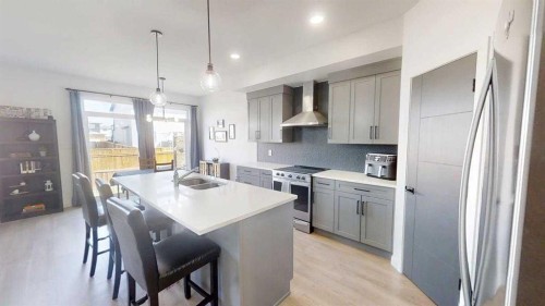 1219 Pacific Circle West, Lethbridge, AB 