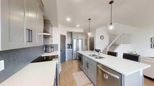 1219 Pacific Circle West, Lethbridge, AB 