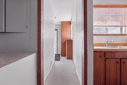 19 S 100 West, Raymond, AB 