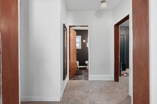 19 S 100 West, Raymond, AB 