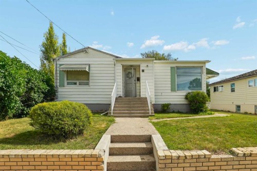 19 S 100 WEST Raymond, AB T0K 2S0