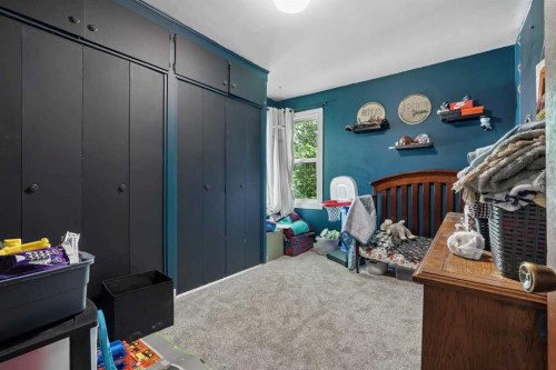 19 S 100 West, Raymond, AB 