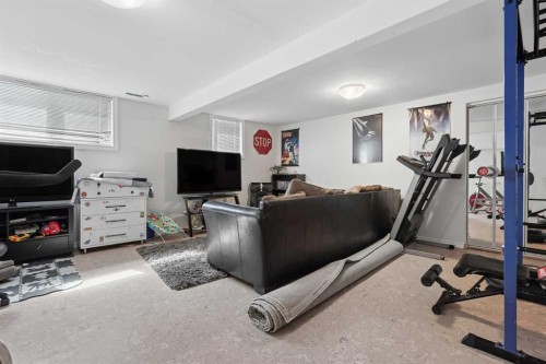 19 S 100 West, Raymond, AB 