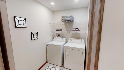 3 Kings Crescent South, Lethbridge, AB 
