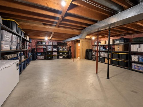 3 Kings Crescent South, Lethbridge, AB 