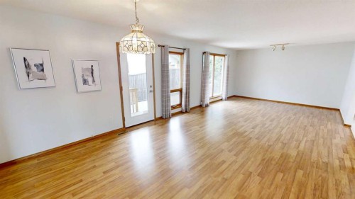 3 Kings Crescent South, Lethbridge, AB 