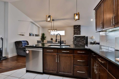 1616 Coalbanks Boulevard West, Lethbridge, AB 