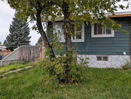 2011 18 Avenue North, Lethbridge, AB 