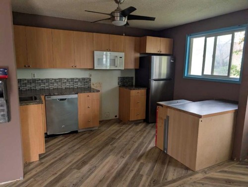 2011 18 Avenue North, Lethbridge, AB 