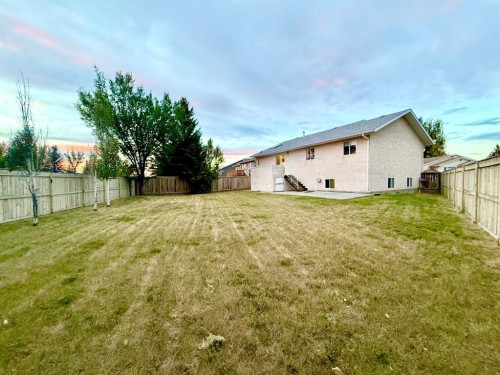 42 Mt Backus Crescent West, Lethbridge, AB 