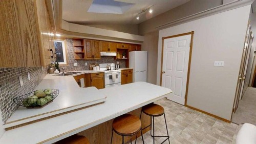 42 Mt Backus Crescent West, Lethbridge, AB 