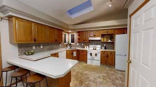42 Mt Backus Crescent West, Lethbridge, AB 