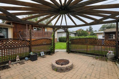 625 10 Street North, Lethbridge, AB 