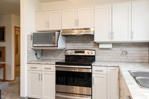 625 10 Street North, Lethbridge, AB 