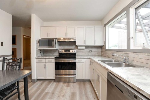 625 10 Street North, Lethbridge, AB 