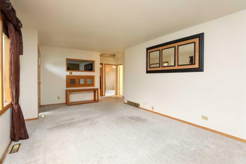 625 10 Street North, Lethbridge, AB 
