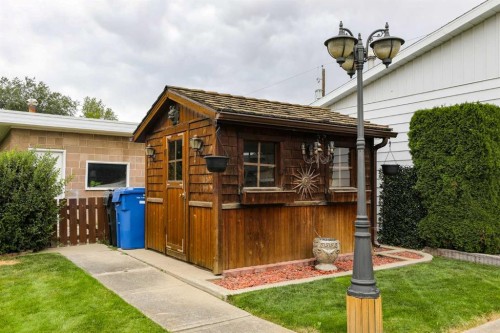 625 10 Street North, Lethbridge, AB 