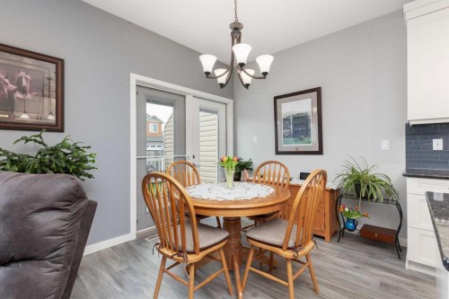 2-318 Northlander Bend West, Lethbridge, AB - Indoor Photo Showing Dining Room
