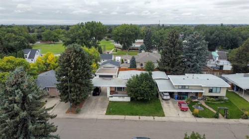 426 Normandy Road SOUTH Lethbridge, AB T1J 3Y1