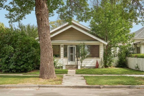 427 12A Street NORTH Lethbridge, AB T1H 2J5