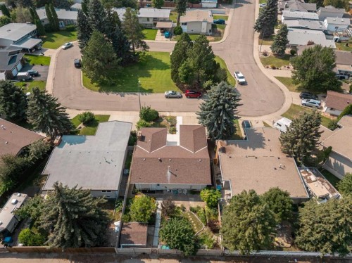 3833 Pebble Place South, Lethbridge, AB 