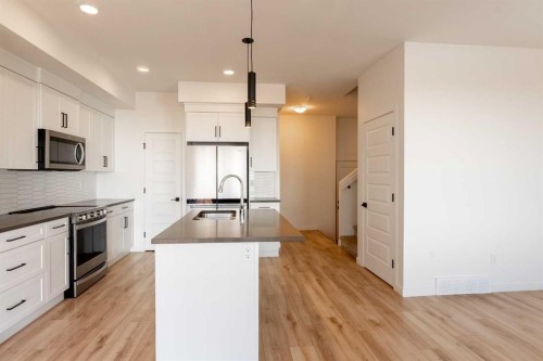 91 Blackwolf Pass North, Lethbridge, AB 