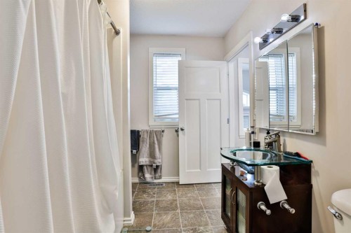 328 12C Street North, Lethbridge, AB 