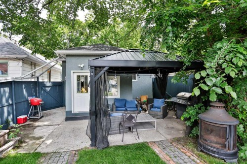 328 12C Street North, Lethbridge, AB 