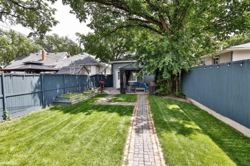 328 12C Street North, Lethbridge, AB 