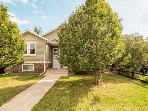 20 Mt Sundance Road WEST Lethbridge, AB T1J 0B6