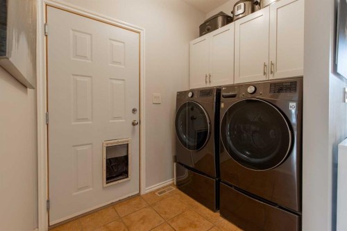324 E 350 N, Raymond, AB 