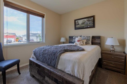 324 E 350 N, Raymond, AB 