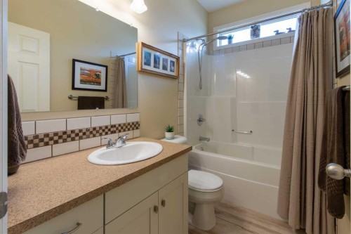 324 E 350 N, Raymond, AB 