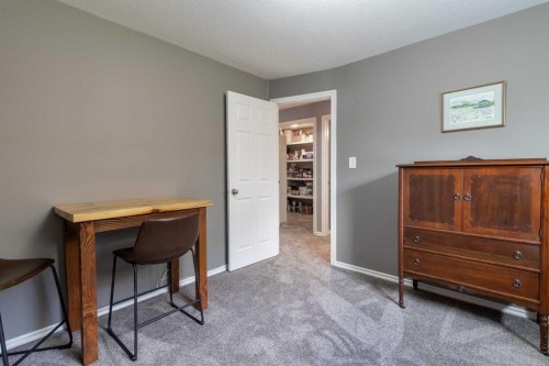 324 E 350 N, Raymond, AB 