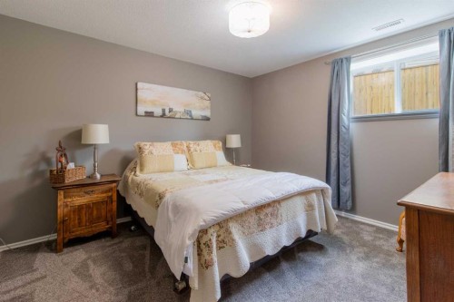 324 E 350 N, Raymond, AB 