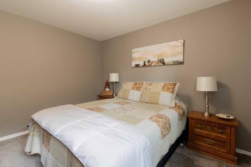 324 E 350 N, Raymond, AB 