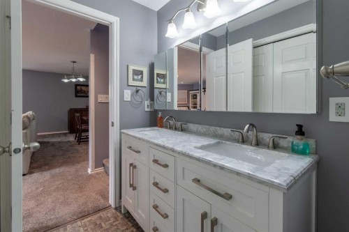 324 E 350 N, Raymond, AB 