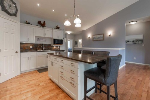 324 E 350 N, Raymond, AB 