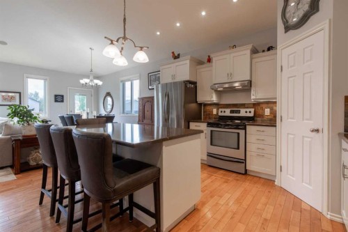 324 E 350 N, Raymond, AB 